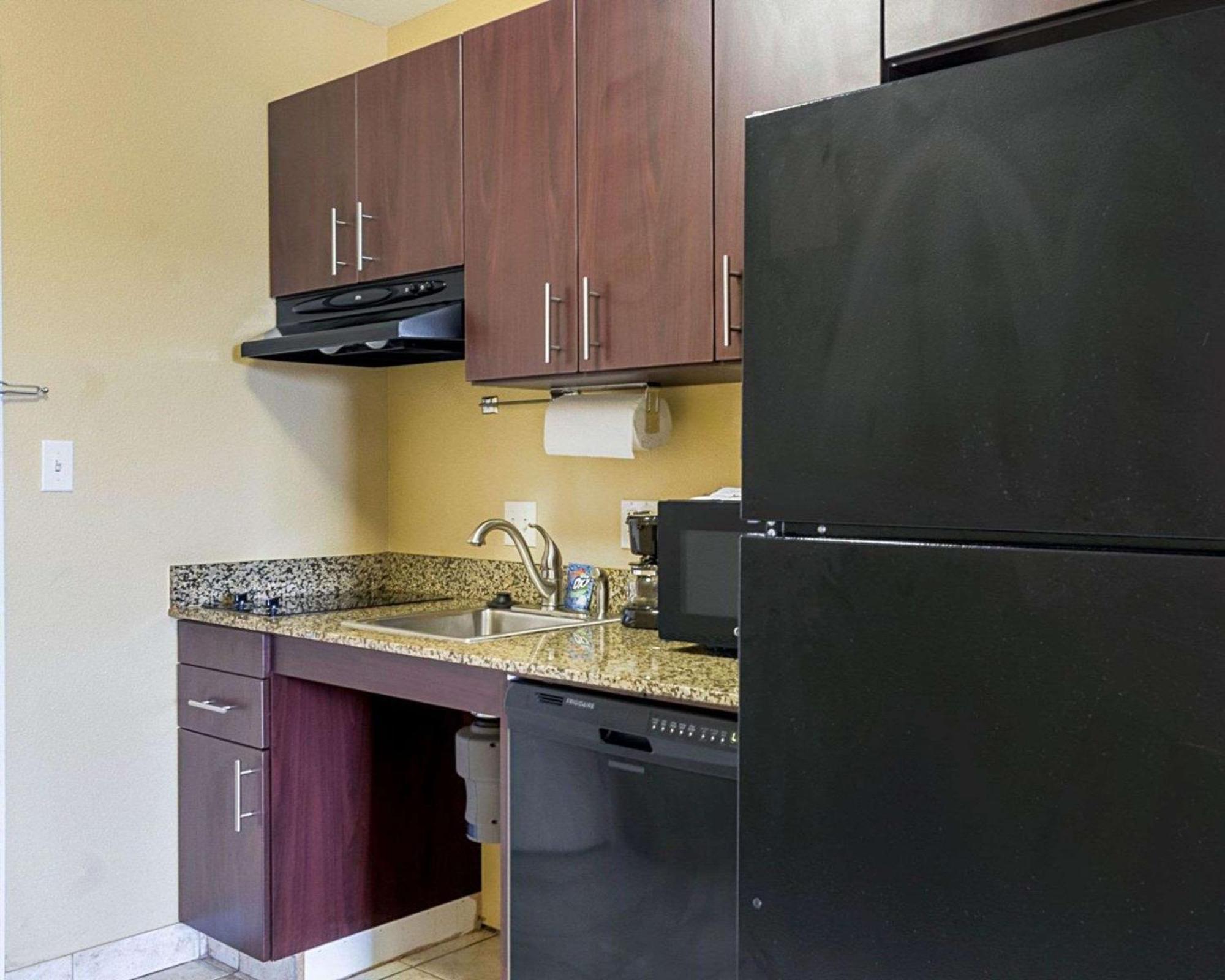 Mainstay Suites Minot Dış mekan fotoğraf